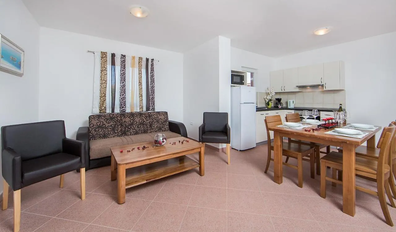 Apartmani Residence Jana Tar-Vabriga 0*,  Κροατία